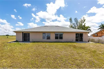 2130 NE 8th Pl, Cape Coral, FL 33909 - Photo 28