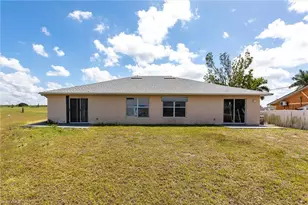 2130 NE 8th Pl, Cape Coral, FL 33909 - Photo 28