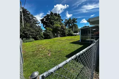 1517 SE 42nd St, Cape Coral, FL 33904 - Photo 2
