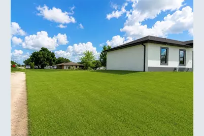 4310 15th St SW, Lehigh Acres, FL 33976 - Photo 4