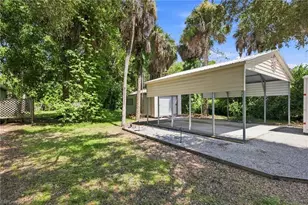 215 Granada Blvd, Fort Myers, FL 33905 - Photo 4