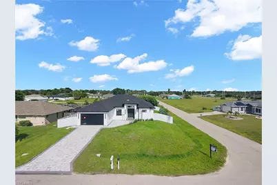 2415 NE 22nd Pl, Cape Coral, FL 33909 - Photo 2