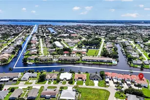 4041 SE 11th Pl, Cape Coral, FL 33904 - Photo 2