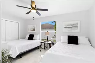 256 SE Santa Barbara Pl, Cape Coral, FL 33990 - Photo 36