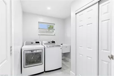 256 SE Santa Barbara Pl, Cape Coral, FL 33990 - Photo 48