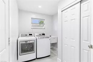 256 SE Santa Barbara Pl, Cape Coral, FL 33990 - Photo 48