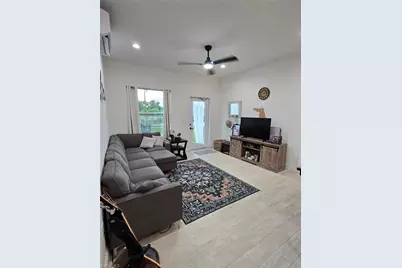 23041 Roundtree Ave, Alva, FL 33920 - Photo 6