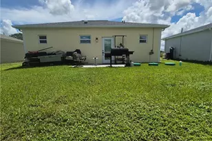 23041 Roundtree Ave, Alva, FL 33920 - Photo 14