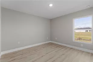 545 Oakshire Ln, Lehigh Acres, FL 33972 - Photo 18