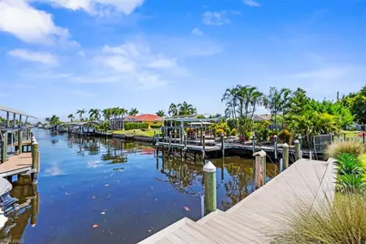 1933 Cornwallis Pkwy, Cape Coral, FL 33904 - Photo 38