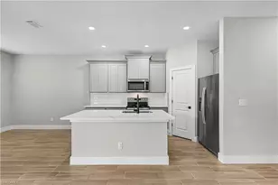229 SE 4th St, Cape Coral, FL 33990 - Photo 6