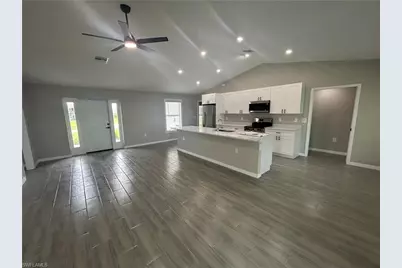 3804 NE 9th Pl, Cape Coral, FL 33909 - Photo 4