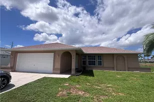 216 SE Santa Barbara Pl, Cape Coral, FL 33990 - Photo 2