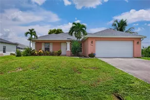1722 NE 11th St, Cape Coral, FL 33909 - Photo 1