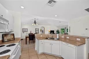 1722 NE 11th St, Cape Coral, FL 33909 - Photo 2