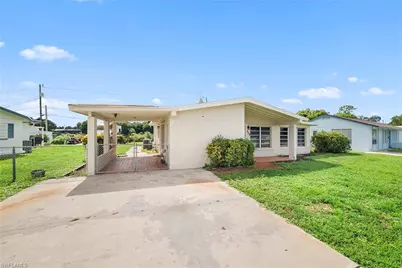 275 Lakeview Dr, North Fort Myers, FL 33917 - Photo 2
