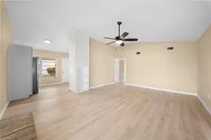 275 Lakeview Dr, North Fort Myers, FL 33917 - Photo 4