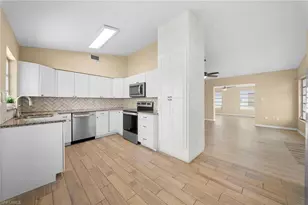 275 Lakeview Dr, North Fort Myers, FL 33917 - Photo 8