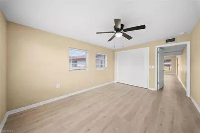 275 Lakeview Dr, North Fort Myers, FL 33917 - Photo 14