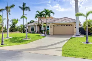422 SW 33rd Ave, Cape Coral, FL 33991 - Photo 2