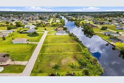 1246 NE 40th St, Cape Coral, FL 33909 - Photo 4