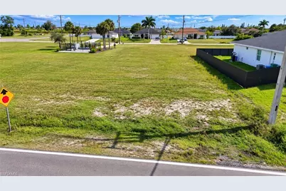 1608 Kismet Pkwy W, Cape Coral, FL 33993 - Photo 4