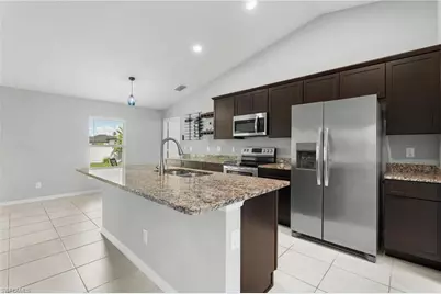475 NE 3rd Pl, Cape Coral, FL 33909 - Photo 12