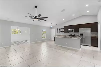 475 NE 3rd Pl, Cape Coral, FL 33909 - Photo 16