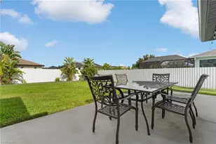 475 NE 3rd Pl, Cape Coral, FL 33909 - Photo 6