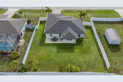 475 NE 3rd Pl, Cape Coral, FL 33909 - Photo 4