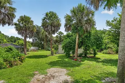 940 17th St SW, Naples, FL 34117 - Photo 32