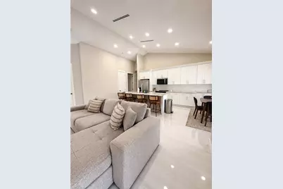 302 SW 14th Ave, Cape Coral, FL 33993 - Photo 10