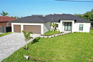 302 SW 14th Ave, Cape Coral, FL 33993 - Photo 4