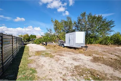 201 SW 40th St, Cape Coral, FL 33914 - Photo 20
