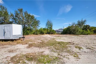 201 SW 40th St, Cape Coral, FL 33914 - Photo 16