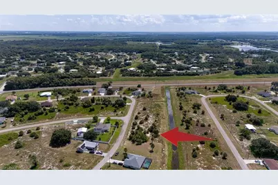 1396 Jay Ter, Labelle, FL 33935 - Photo 6