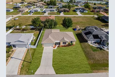 323 NW 10th St, Cape Coral, FL 33993 - Photo 2