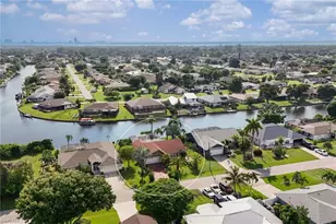 519 SE 20th Ct, Cape Coral, FL 33990 - Photo 34