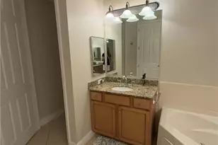 182 Shadroe Cove Cir, Cape Coral, FL 33991 - Photo 20