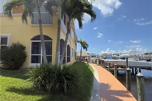 182 Shadroe Cove Cir, Cape Coral, FL 33991 - Photo 2
