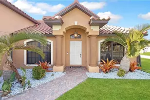 205 SW 42nd St, Cape Coral, FL 33914 - Photo 2