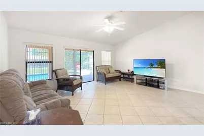 205 SW 42nd St, Cape Coral, FL 33914 - Photo 12