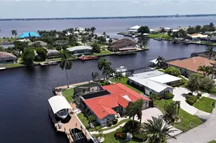 1957 SE 36th St, Cape Coral, FL 33904 - Photo 4
