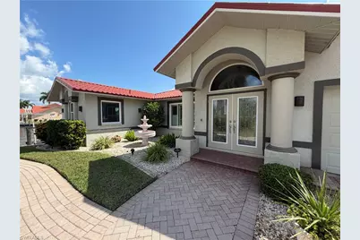 1957 SE 36th St, Cape Coral, FL 33904 - Photo 8