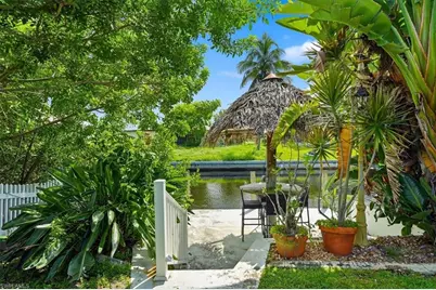 1939 SE 17th Pl, Cape Coral, FL 33990 - Photo 36
