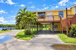 202 Broadway St E, Everglades City, FL 34139 - Photo 2