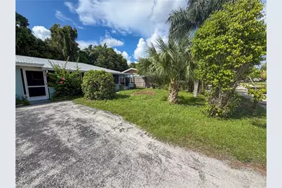 1034 Southdale Rd, Fort Myers, FL 33919 - Photo 1