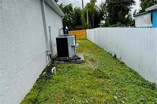 3025 NE 6th Pl, Cape Coral, FL 33909 - Photo 36