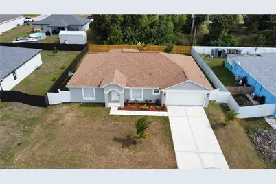 3025 NE 6th Pl, Cape Coral, FL 33909 - Photo 6
