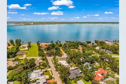 1207 Canterbury Dr, Fort Myers, FL 33901 - Photo 34